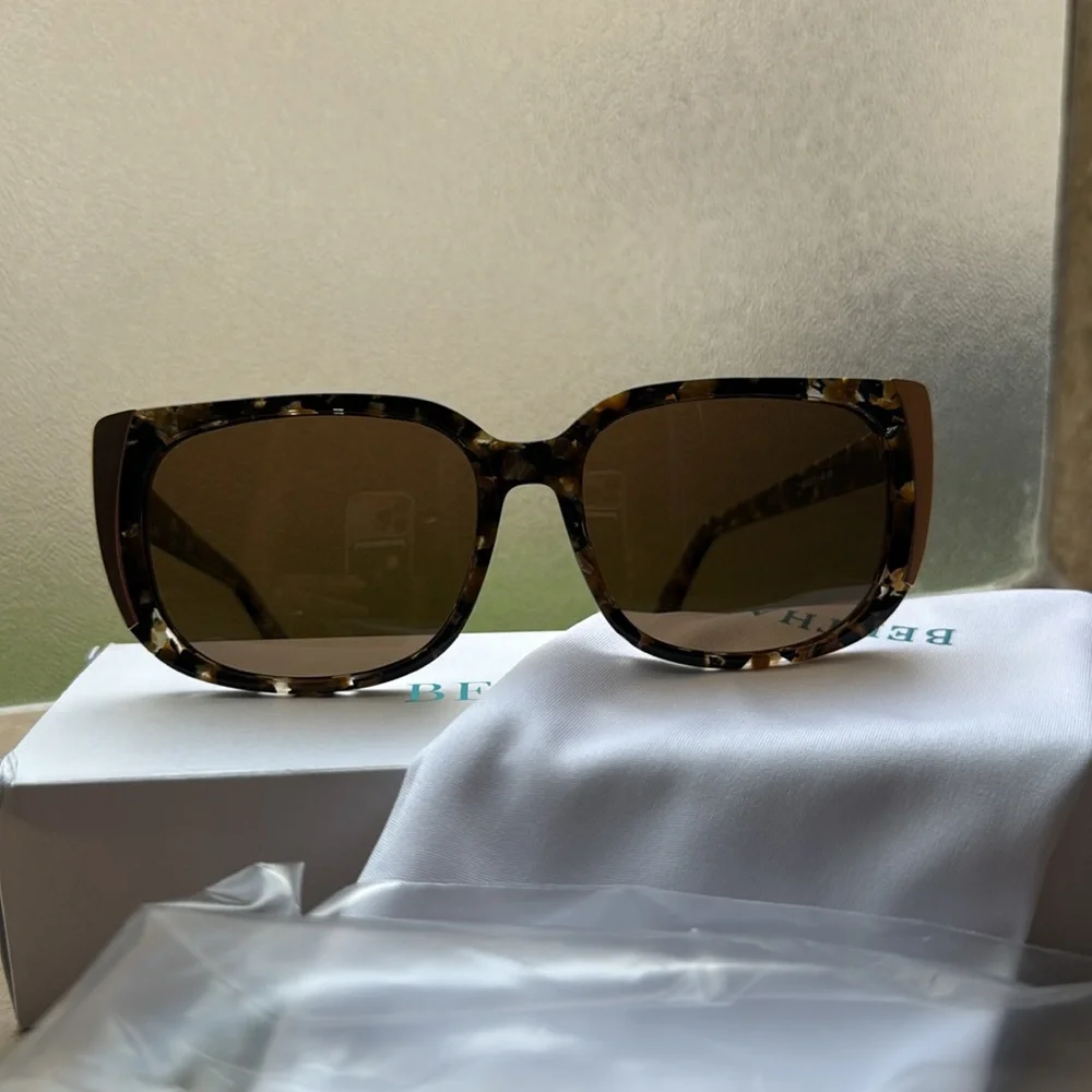 Bertha Natalia Polarized Sunglasses NIB Brown Gold Tortoiseshell Gold Accents